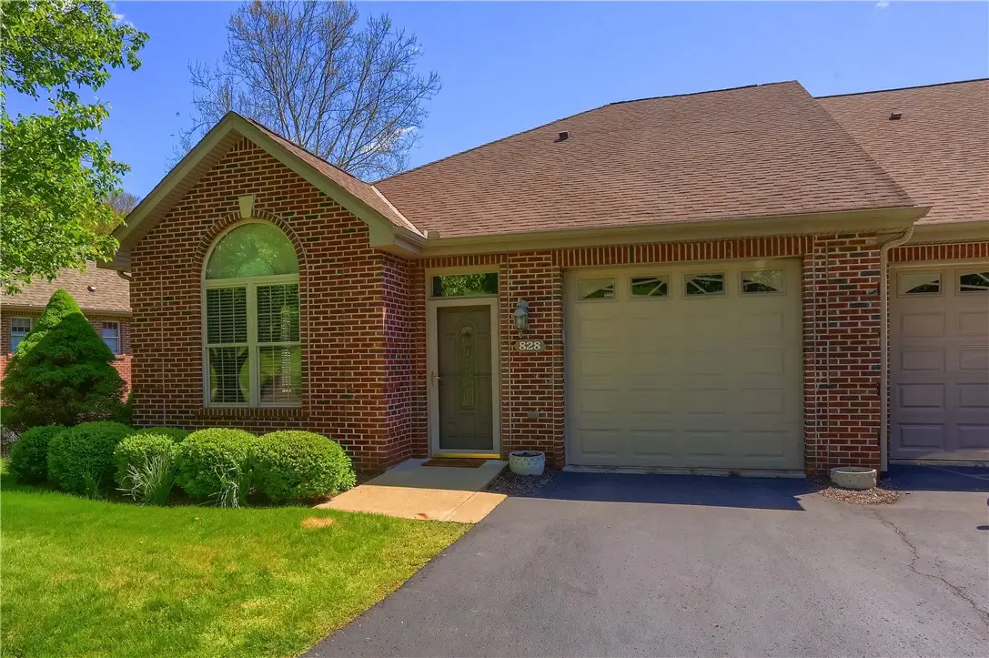 828 Village Dr, Pittsburgh, PA 15237 - #1