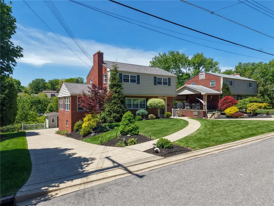 226 Coleen Dr, Pittsburgh, PA 15236 - #2