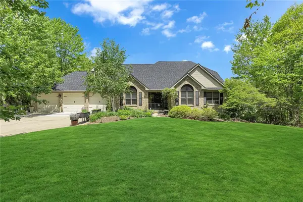 161 Walnut Ridge Dr, Beaver Falls, PA 15010
