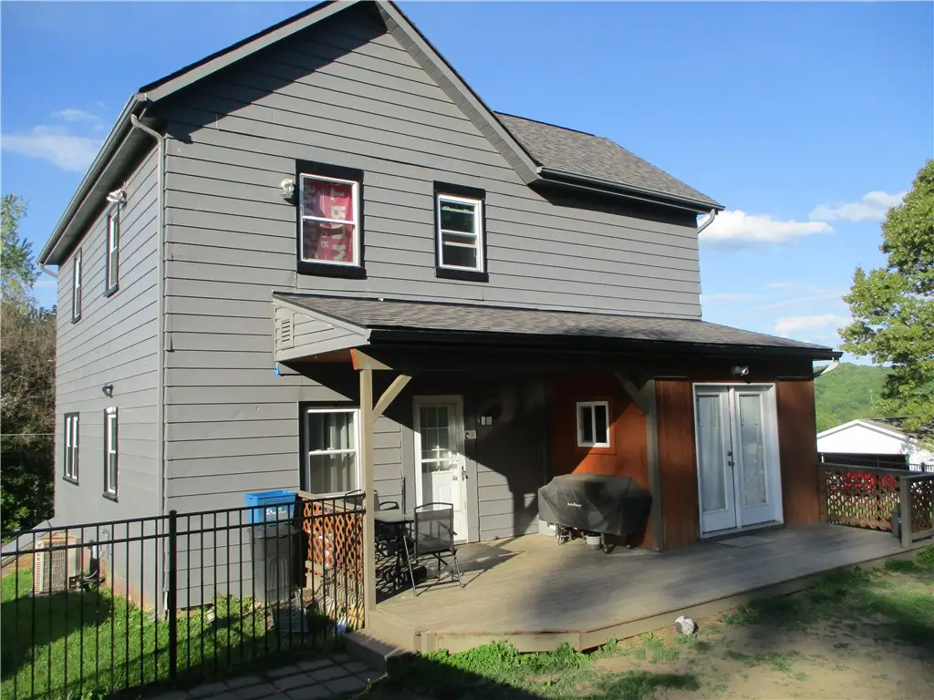 293 Hillcrest Dr, California, PA 15419 - #1
