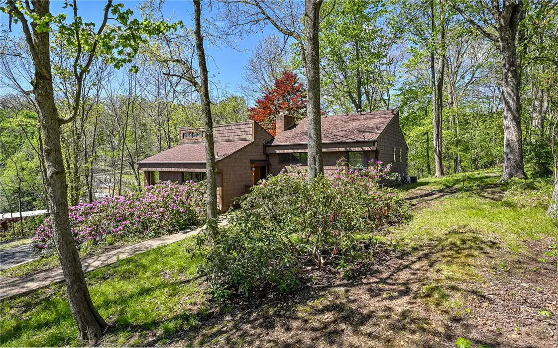 5435 Beechnut Dr, Gibsonia, PA 15044 - #1