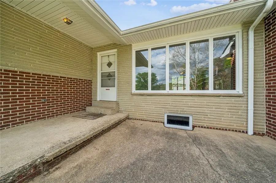 6234 Schafer Dr, New Kensington, PA 15068 - #2