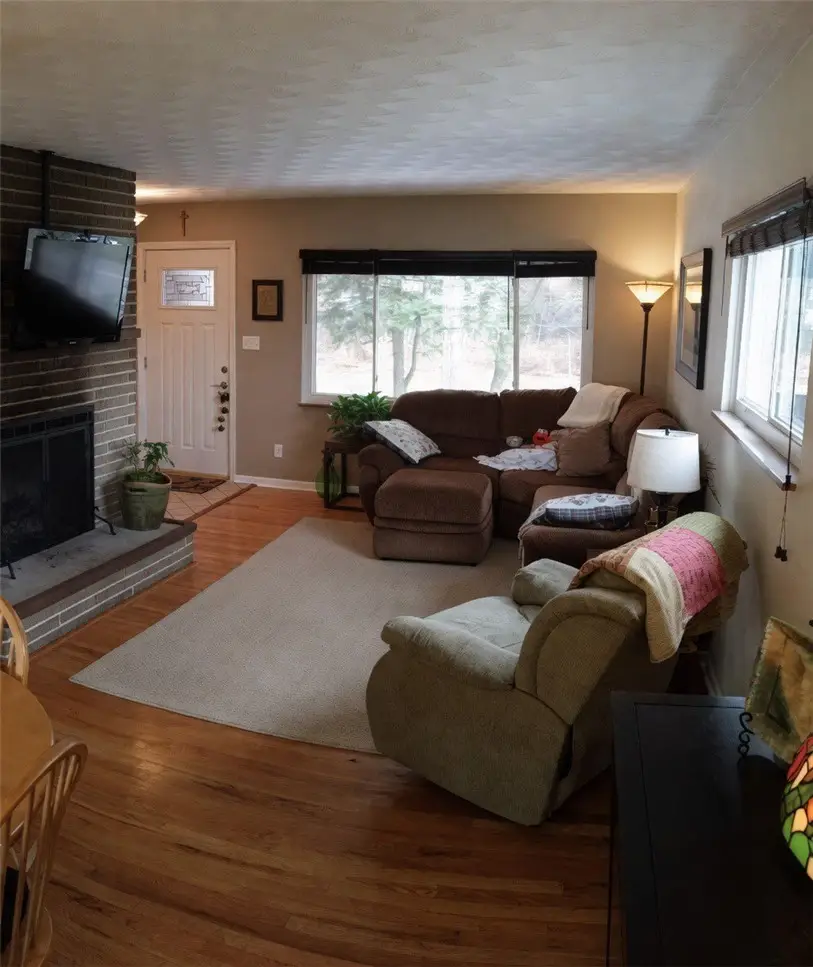 190 Oak Manor Dr, Natrona Heights, PA 15065 - #3