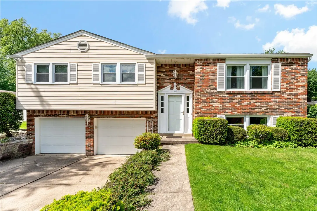 27 Dover Rd, Irwin, PA 15642 - #1
