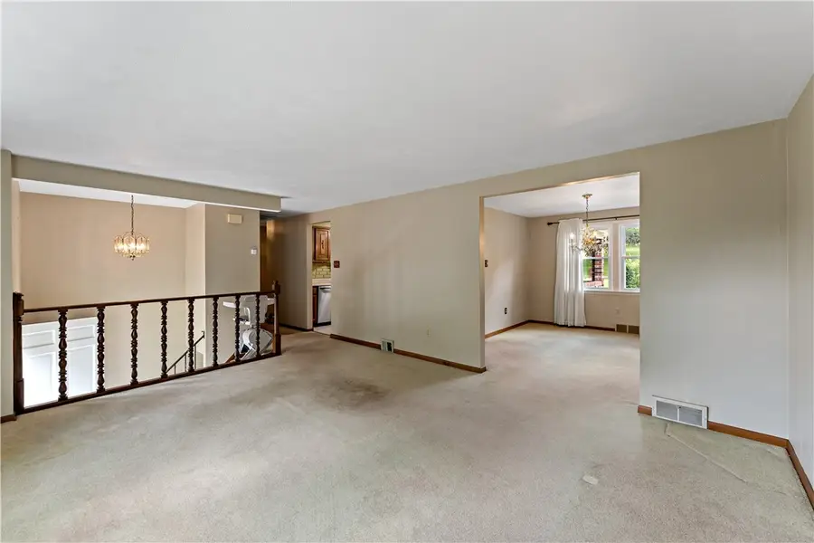 27 Dover Rd, Irwin, PA 15642 - #3