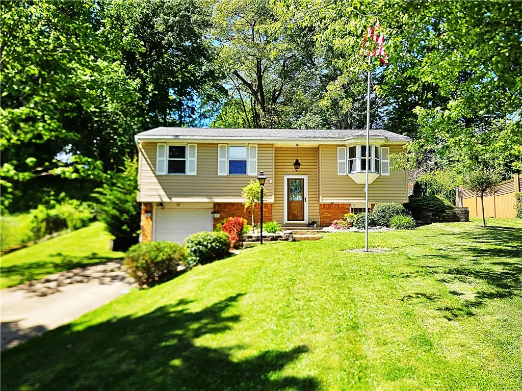 322 Chelsea Dr, Greensburg, PA 15601 - #1