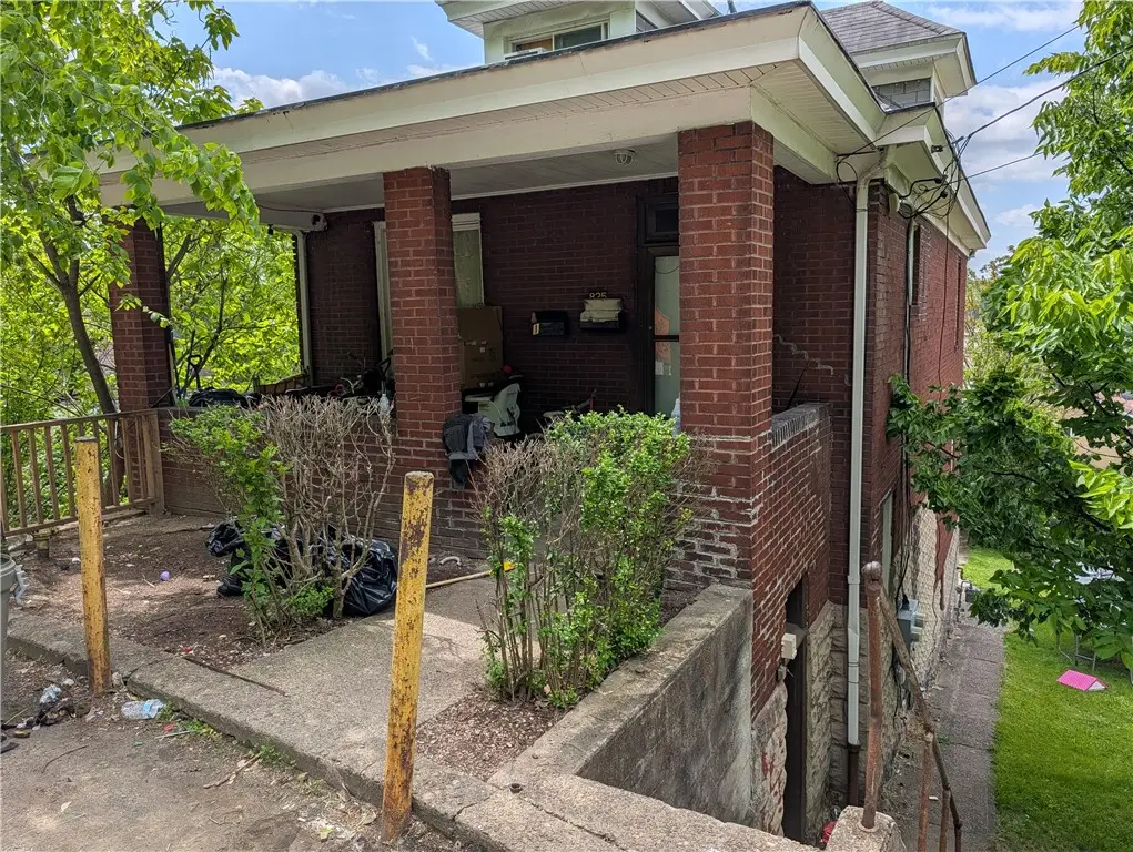 825 Benwood Ave, McKees Rocks, PA 15136 - #1