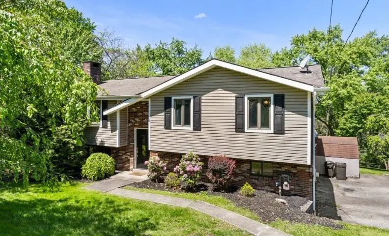 2813 Glenny Lane Ext, West Mifflin, PA 15122 - #1