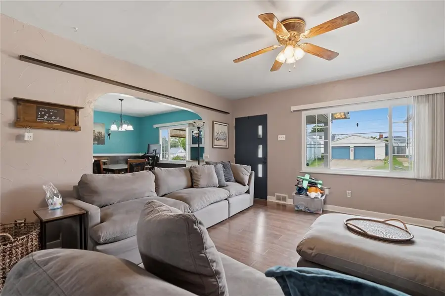 1504 7th St, New Kensington, PA 15068 - #3