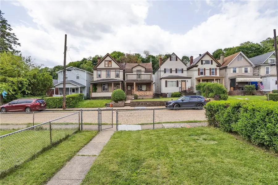314 Grove St, McKees Rocks, PA 15136 - #3