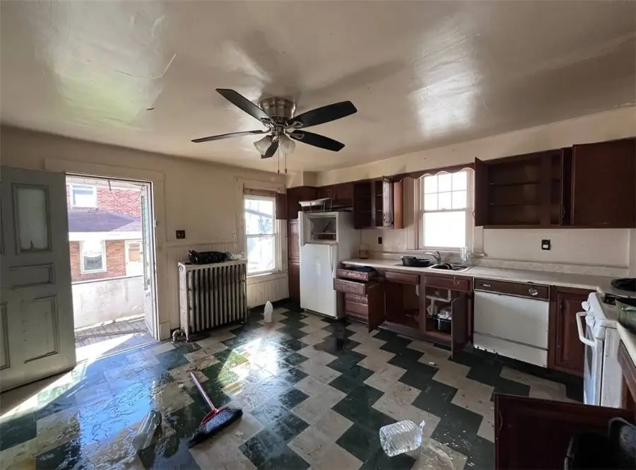 313 4th Ave, Aliquippa, PA 15001 - #3