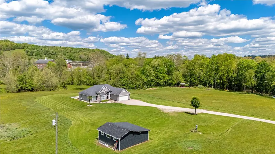 1291 Buckeye Rd, Mount Morris, PA 15349 - #3