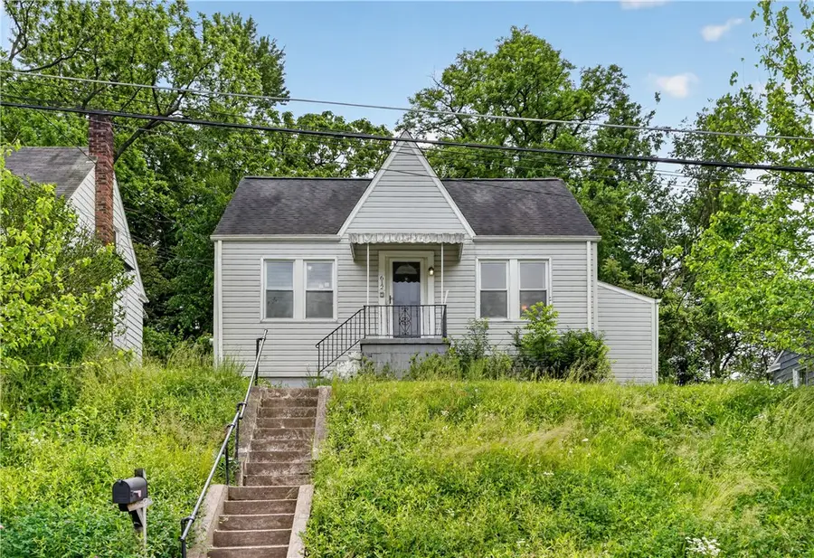 612 Hazel St, West Mifflin, PA 15122 - #2