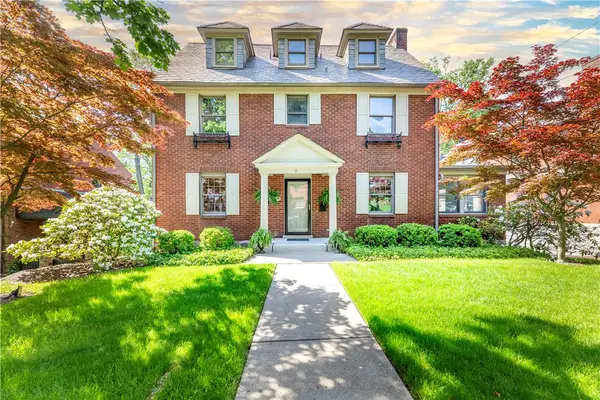 106 Woodhaven Dr, Pittsburgh, PA 15228