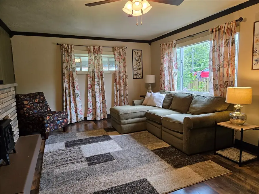 122 Hillcrest Dr, Pittsburgh, PA 15237 - #2