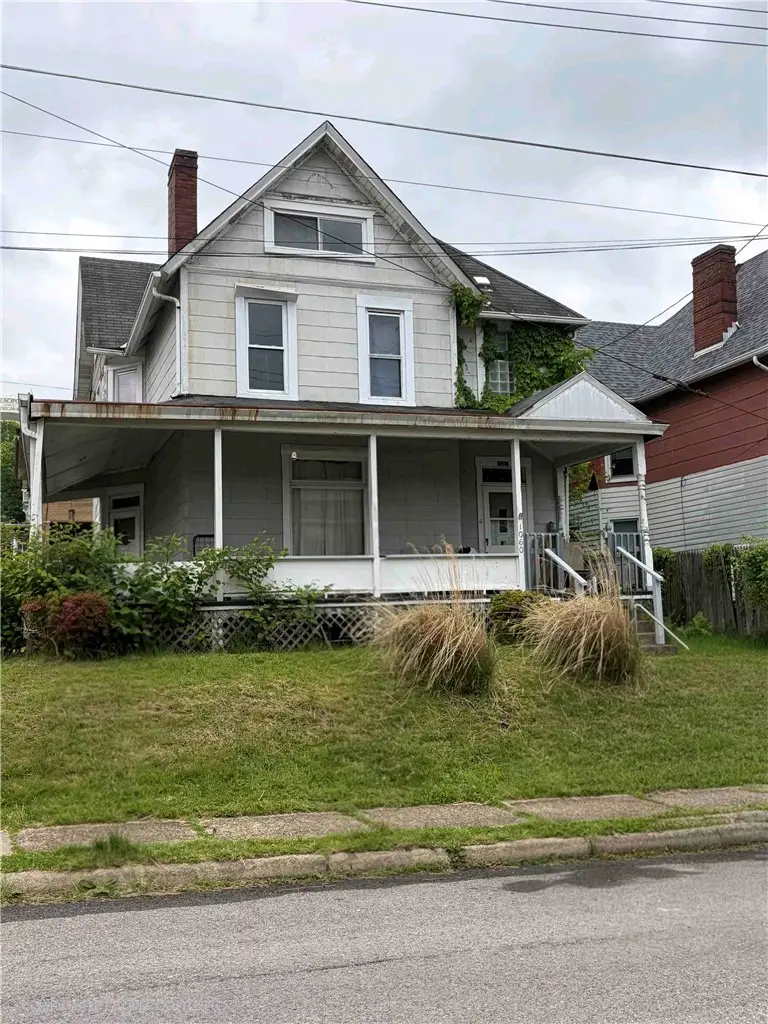 1060 Vance Ave, Coraopolis, PA 15108 - #1