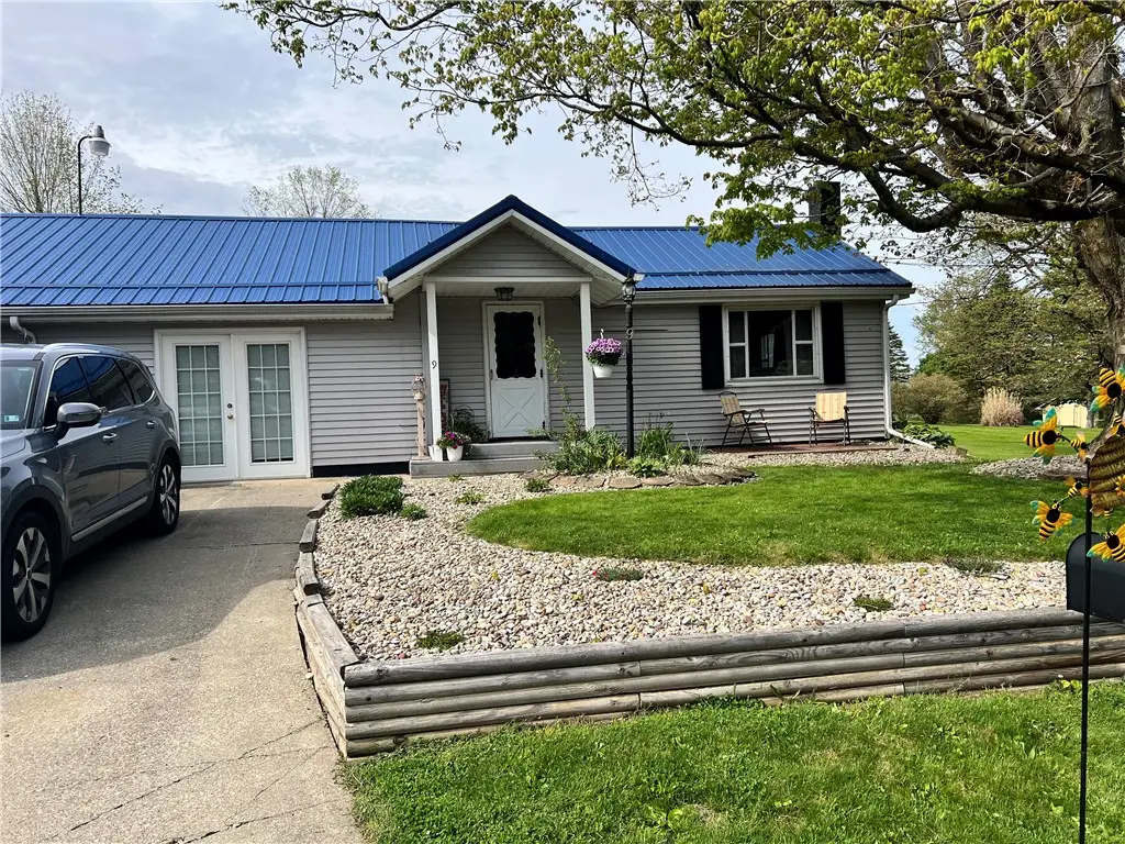 9 W Homer St, Greenville, PA 16125 - #1