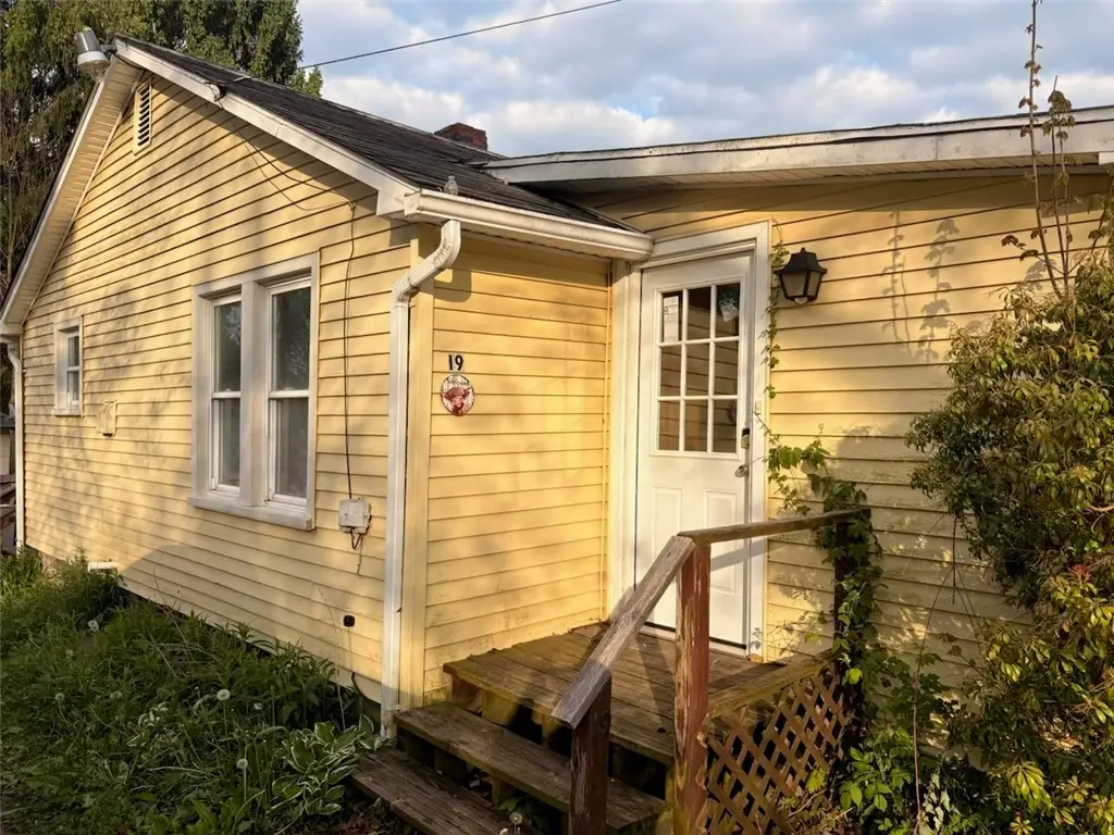 19 Saul Ave, Greenville, PA 16125 - #1