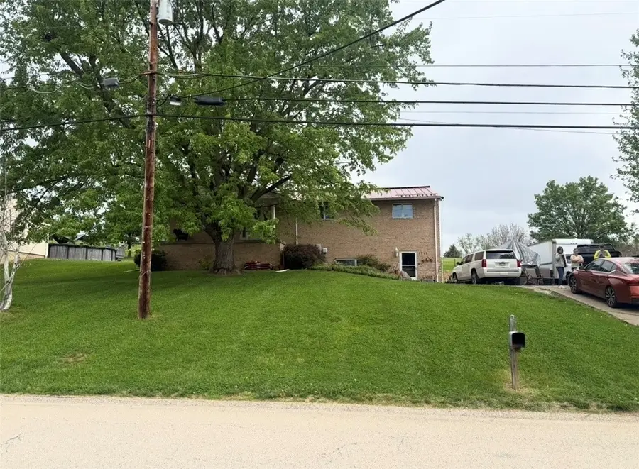 1711 Ridgewood Dr, Washington, PA 15301 - #2