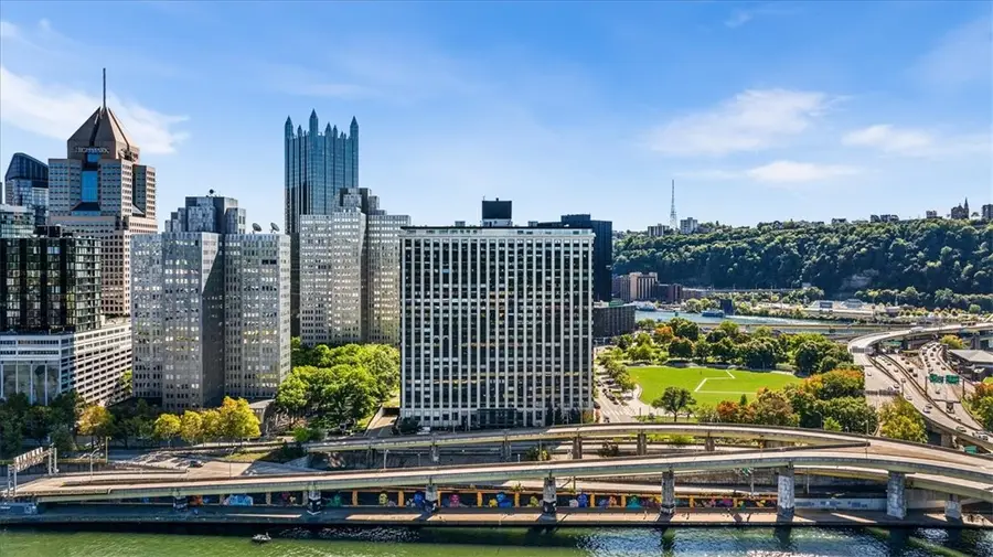 320 Fort Duquesne Blvd #4G, Pittsburgh, PA 15222 - #3