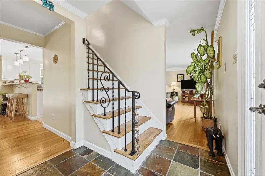 102 Evandale Dr, Pittsburgh, PA 15220 - #3