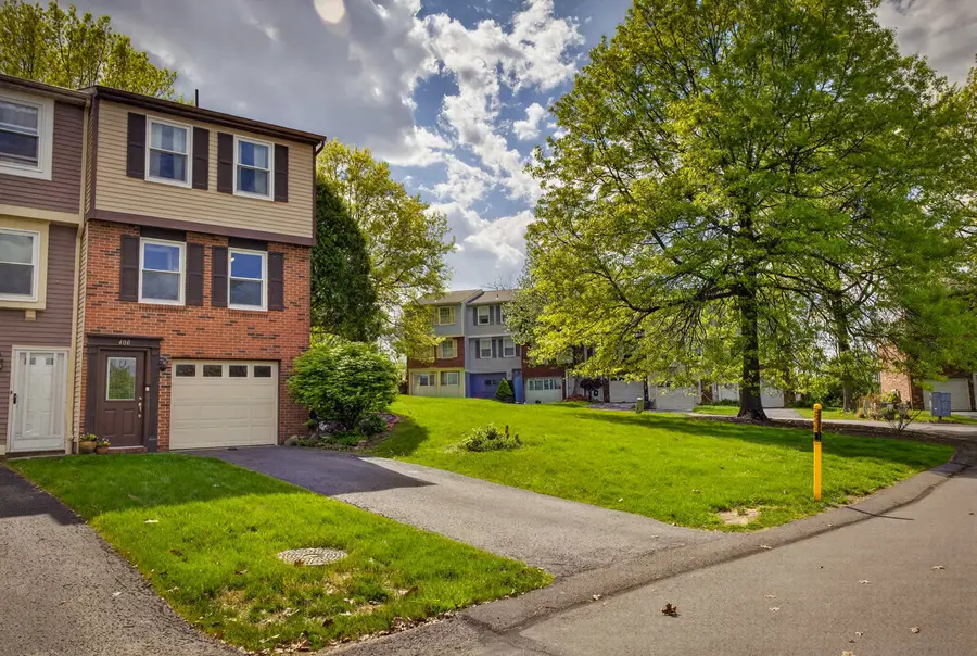 400 Redrome Circle E, Bridgeville, PA 15017 - #2