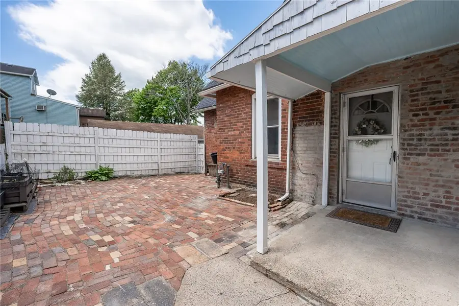 400 1/2 Jackson Ave, Vandergrift, PA 15690 - #3