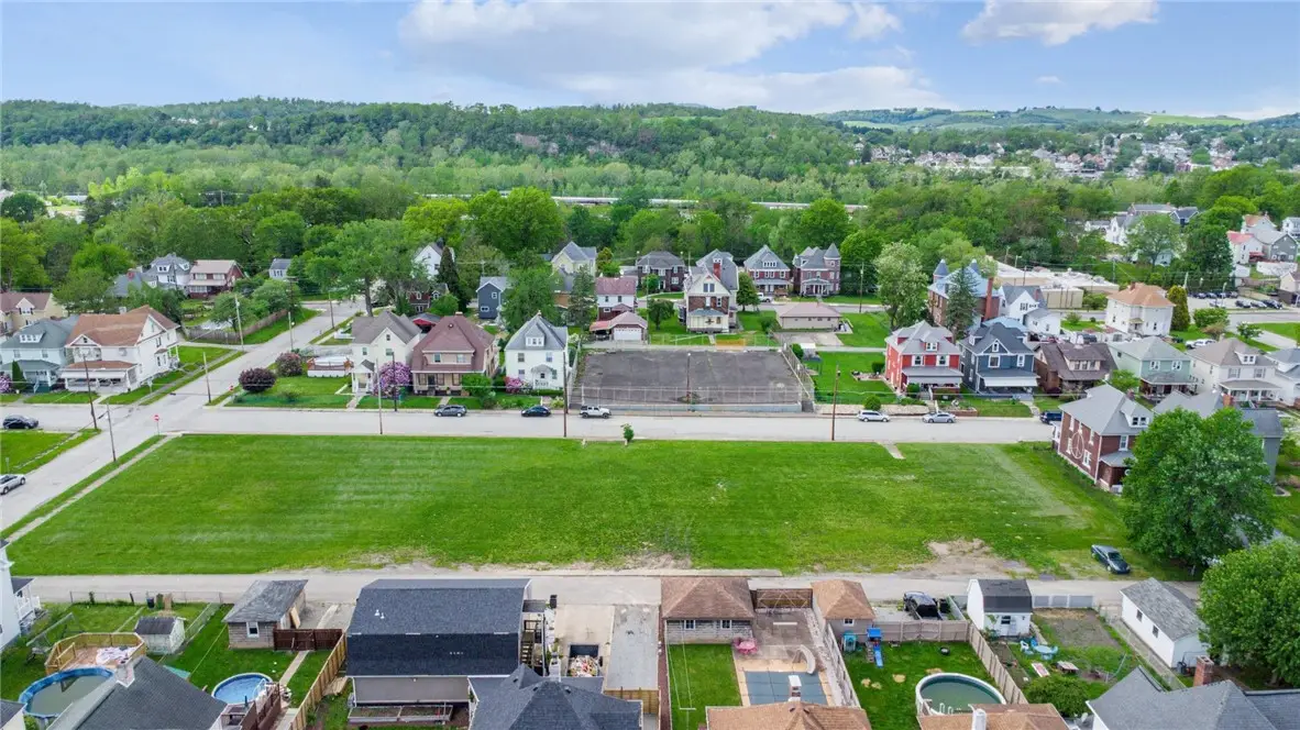 1129 Race Street, Connellsville, PA 15425 - #1