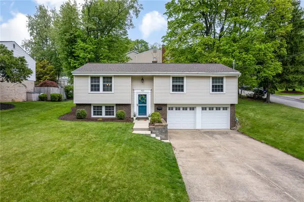 922 Cork Dr, Bethel Park, PA 15102