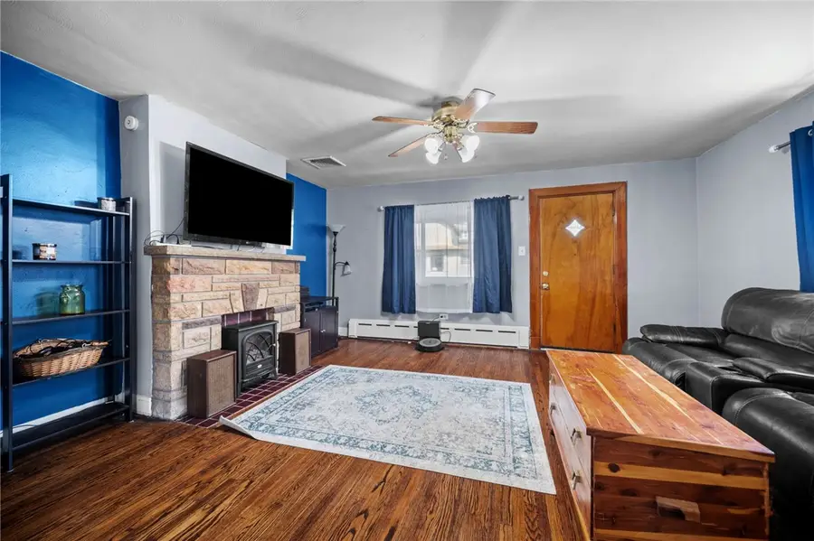 409 Cubbage St, Carnegie, PA 15106 - #3