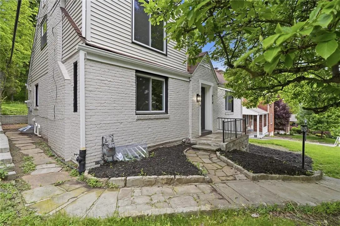 814 Fruithurst Dr, Pittsburgh, PA 15228 - #1
