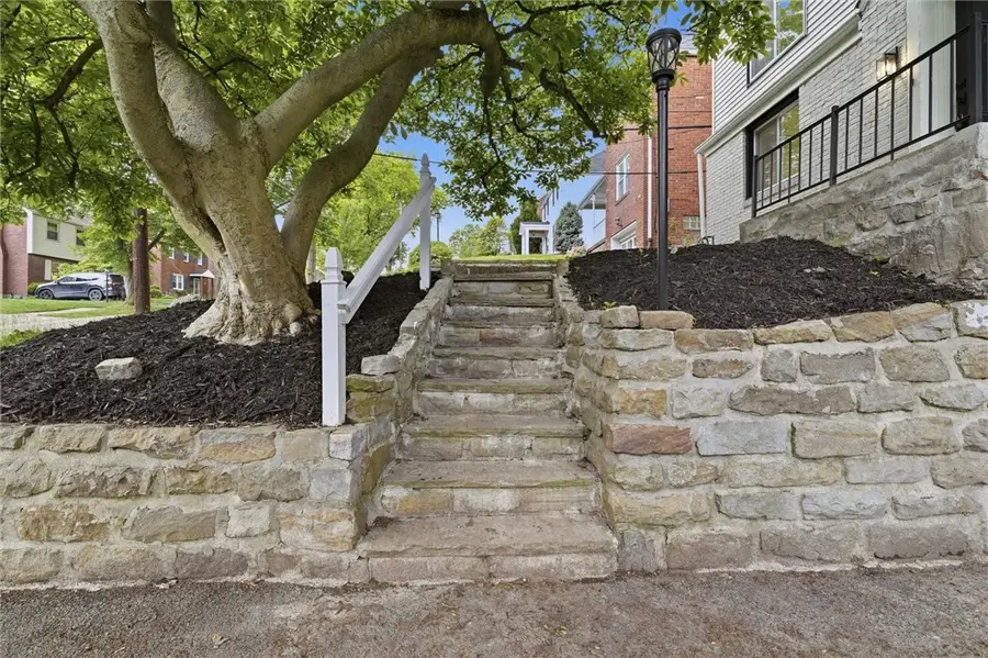814 Fruithurst Dr, Pittsburgh, PA 15228 - #3