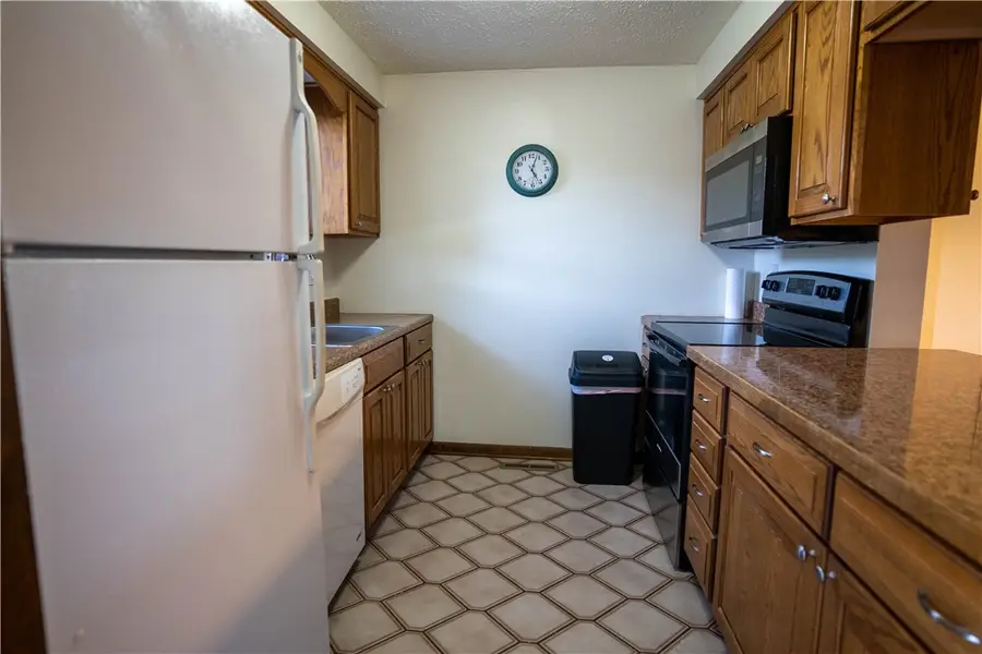 647 Sunset Circle, Cranberry, PA 16066 - #2