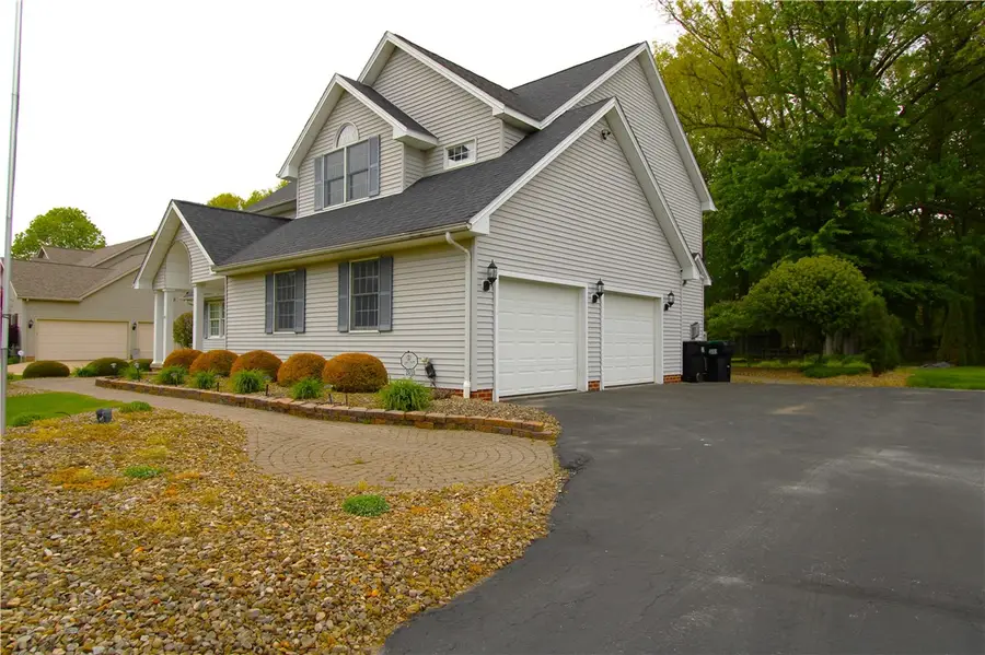 2018 Lori Lane, Hermitage, PA 16148 - #3