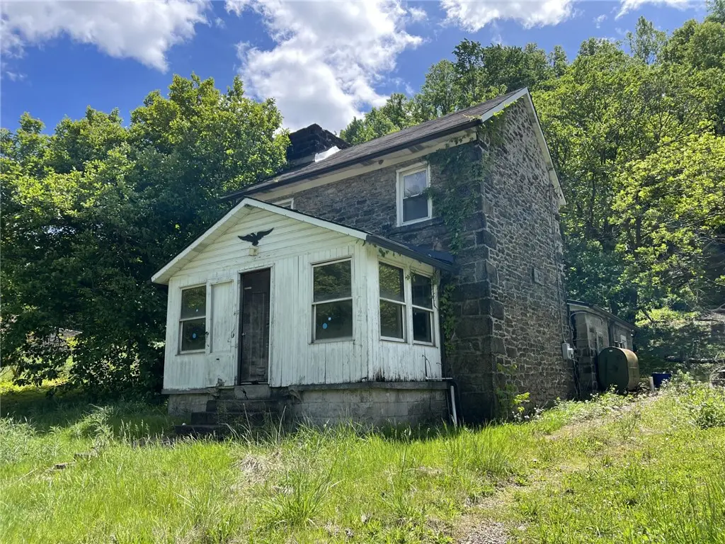 518 Coolspring Jumonville Rd, Hopwood, PA 15445 - #1
