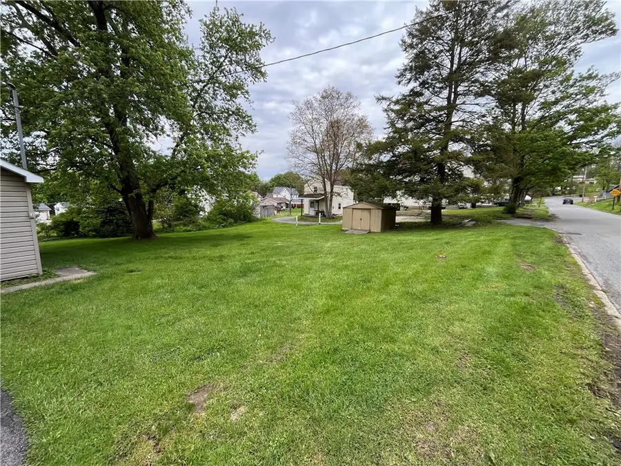406 S Penn St, Punxsutawney, PA 15767 - #2