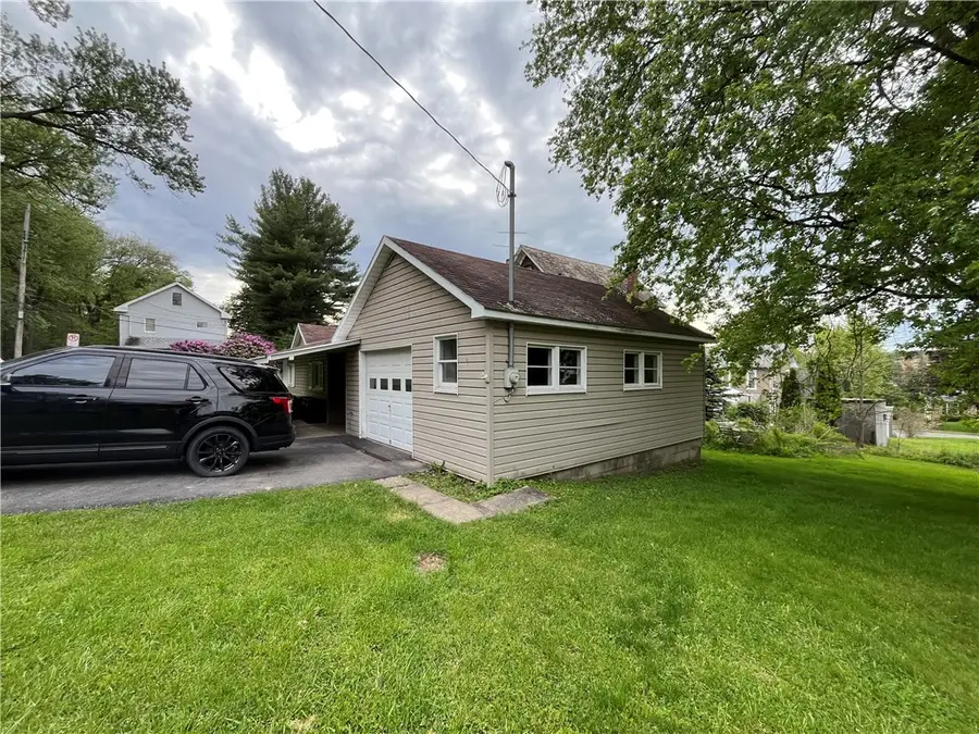 406 S Penn St, Punxsutawney, PA 15767 - #3