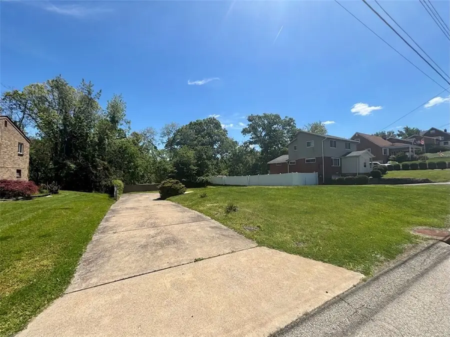3301 Valewood Dr, Homestead, PA 15120 - #2
