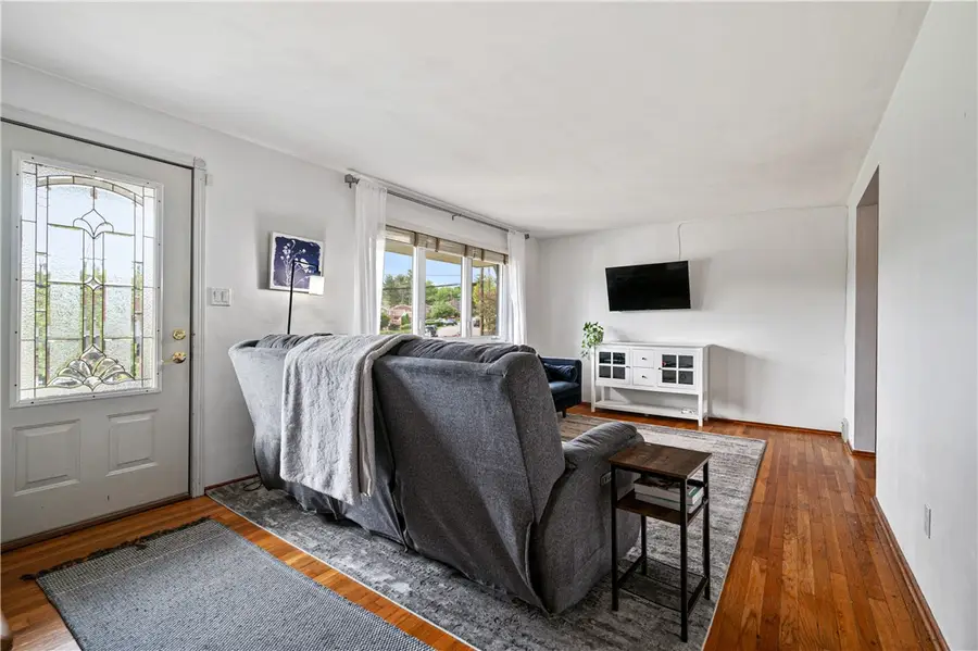 420 Macbeth Dr, Pittsburgh, PA 15235 - #3