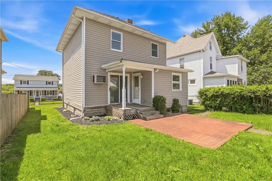 1221 Vine St, Connellsville, PA 15425 - #2