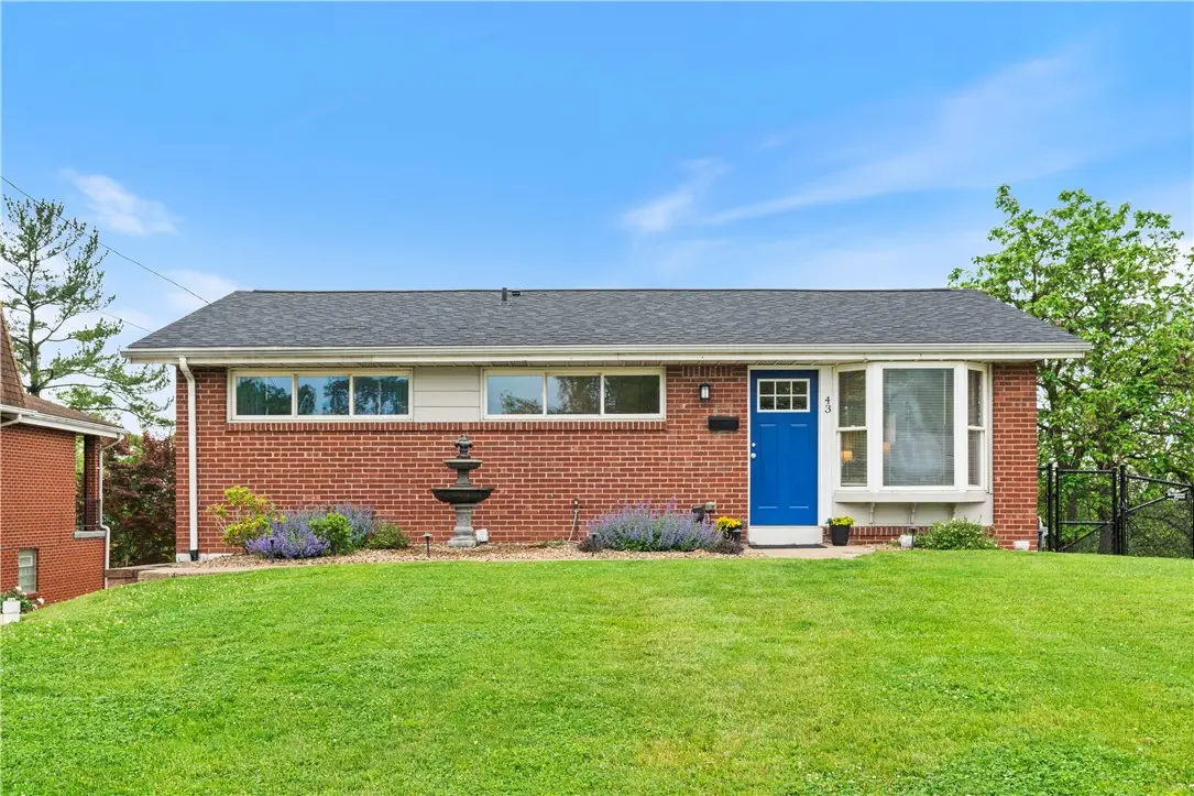 43 Woodridge Dr, Carnegie, PA 15106 - #1