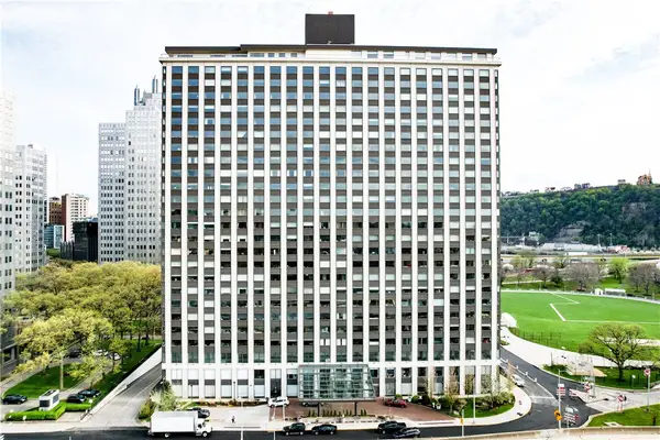 320 Ft. Duquesne Blvd. #24M, Pittsburgh, PA 15222