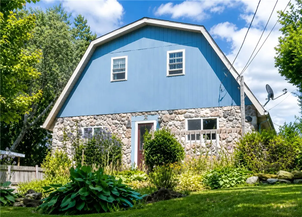1112 Glenn Ave, Beaver Falls, PA 15010 - #1