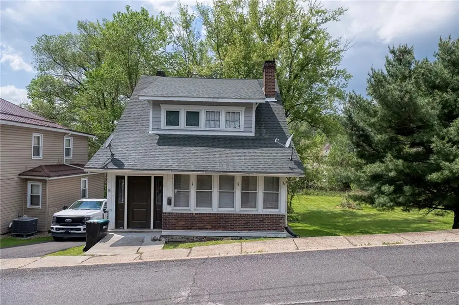 68 Center Ave, Burgettstown, PA 15021 - #2
