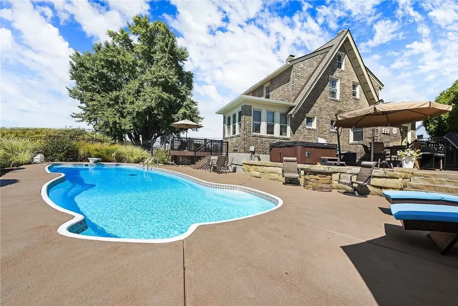 1138 Middle Rd, Glenshaw, PA 15116 - #3