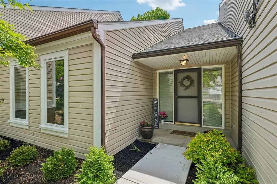 2621 Hunters Point Dr, Wexford, PA 15090 - #2