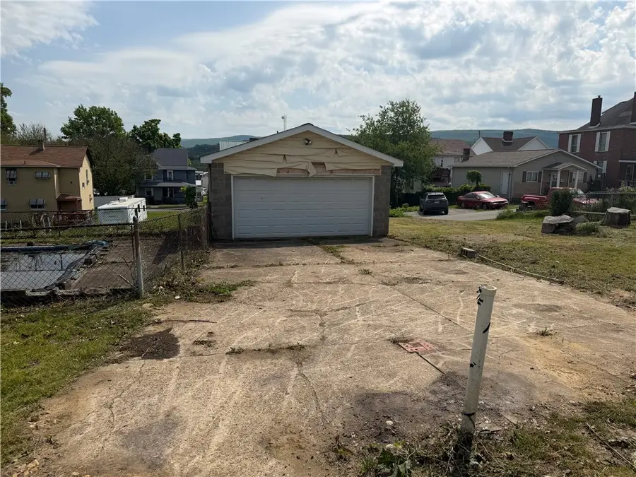 317 S 9th St, Connellsville, PA 15425 - #2