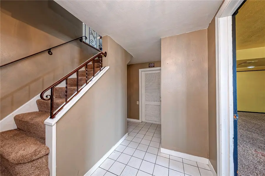 1805 Horizon Dr, White Oak, PA 15131 - #2