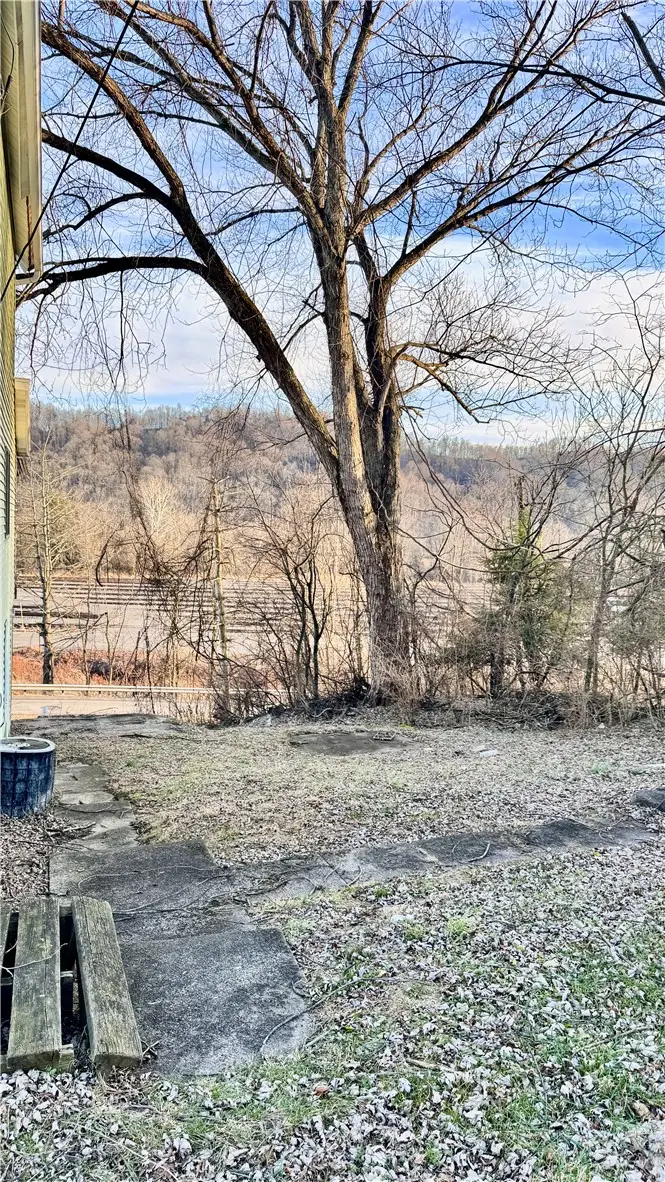 4 Howe St, Elrama, PA 15038 - #2