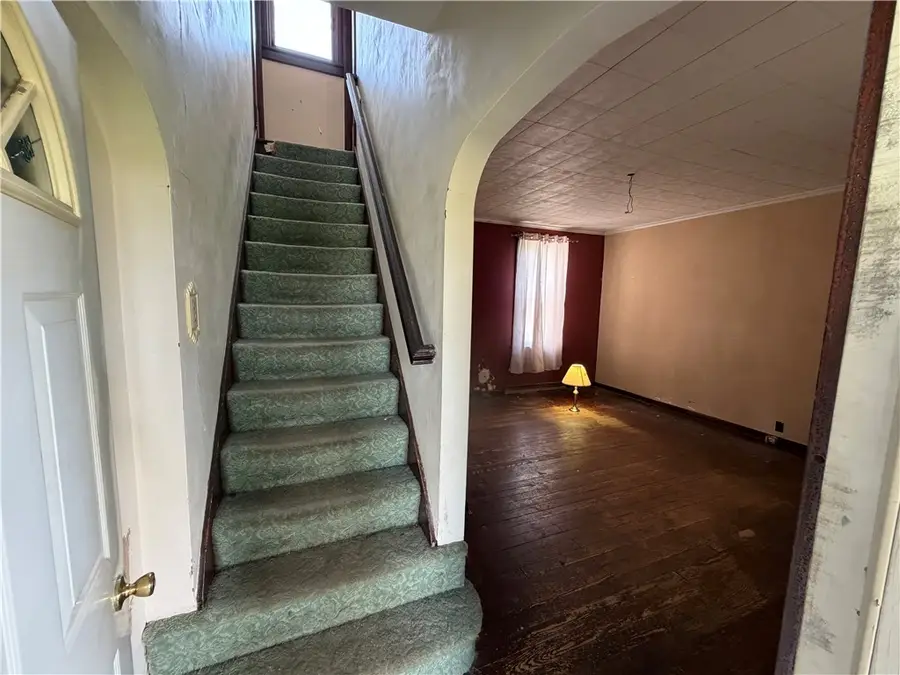 1705 W Crawford Ave, Connellsville, PA 15425 - #2